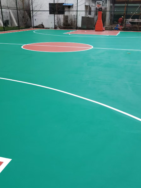 广安 球场长期使用易出现地面开裂